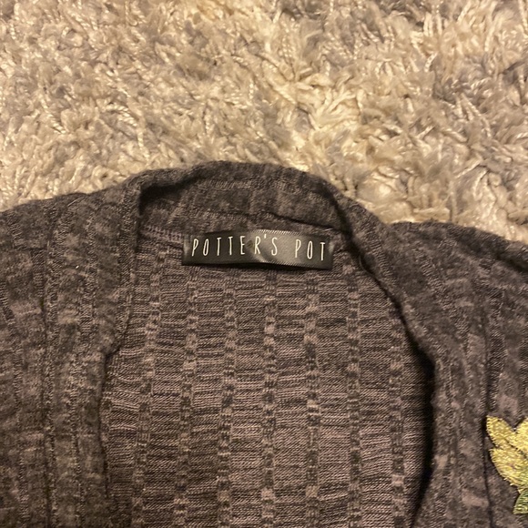 Potters Pot cardigan size small. Tag inside missing. EUC - Picture 3 of 3